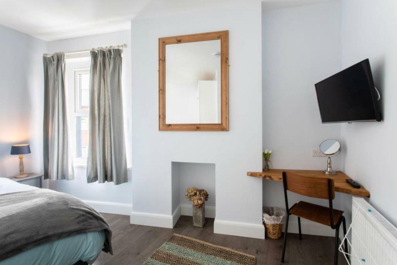 Beautiful Two Bed Mumbles Flat - With Parking Space מראה חיצוני תמונה